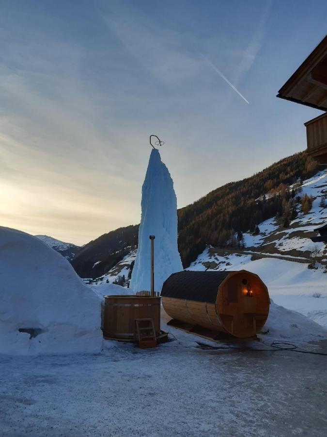 Nedererhof - Zimmer Enzian Mit Gemeinschaftskueche Schmirn Esterno foto