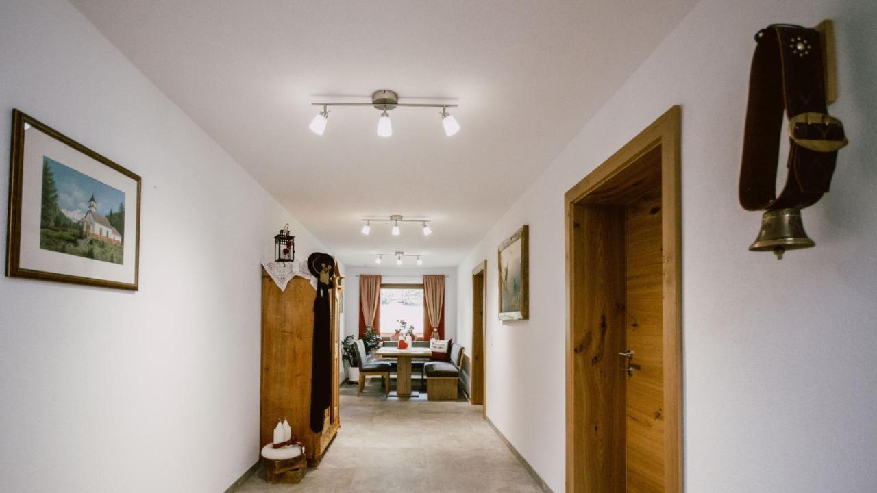 Nedererhof - Zimmer Enzian Mit Gemeinschaftskueche Schmirn Esterno foto